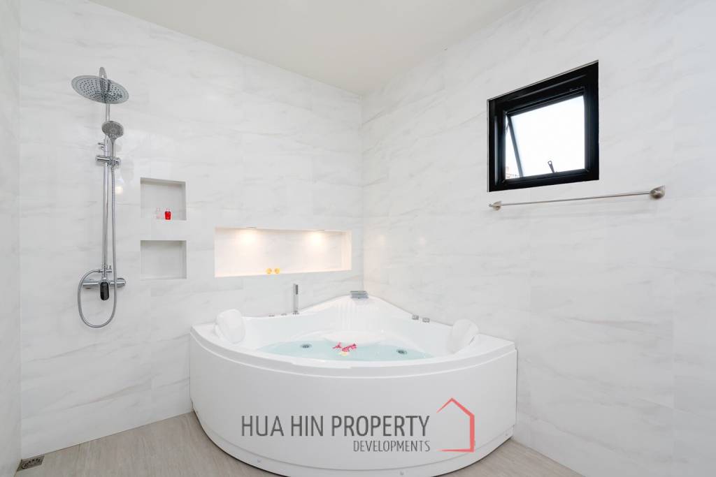 3 Beds 4 Baths 227.90 SQ.M Villa Hill Hua Hin - Pranburi