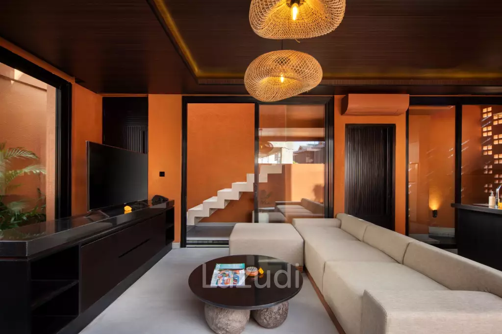 CONTEMPORARY FREEHOLD VILLA WITH PRIVATE POOL IN CANGGU