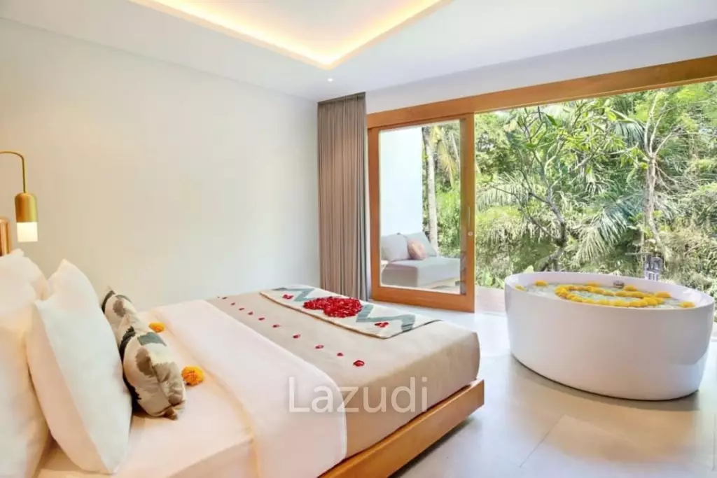 COSY VILLA RETREAT WITH FOREST VIEW AND JACUZZI IN UBUD