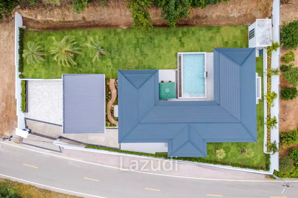 Luxury Modern Single-storey villa with Mountain views near Banyan golf course