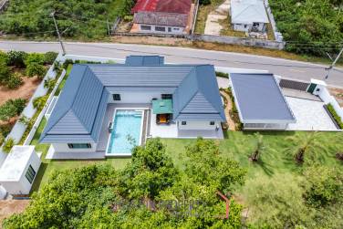 Luxury Modern Single-storey villa with Mountain views near Banyan golf course