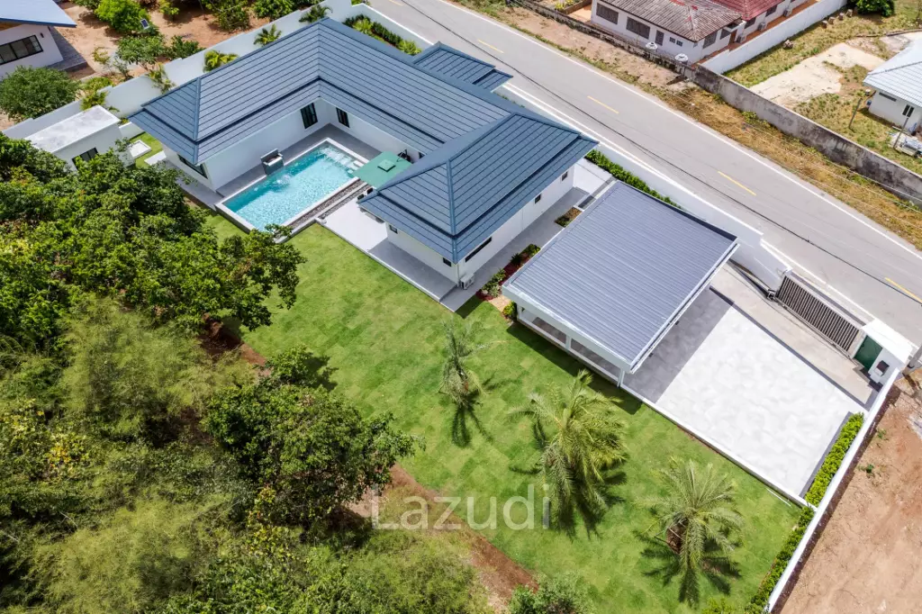 Luxury Modern Single-storey villa with Mountain views near Banyan golf course