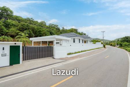 Luxury Modern Single-storey villa with Mountain views near Banyan golf course