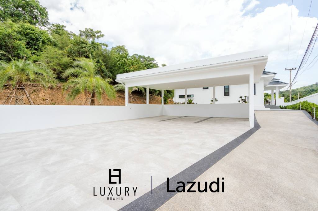 Luxury Modern Single-storey villa with Mountain views near Banyan golf course