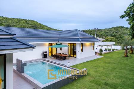 Luxury Modern Single-storey villa with Mountain views near Banyan golf course