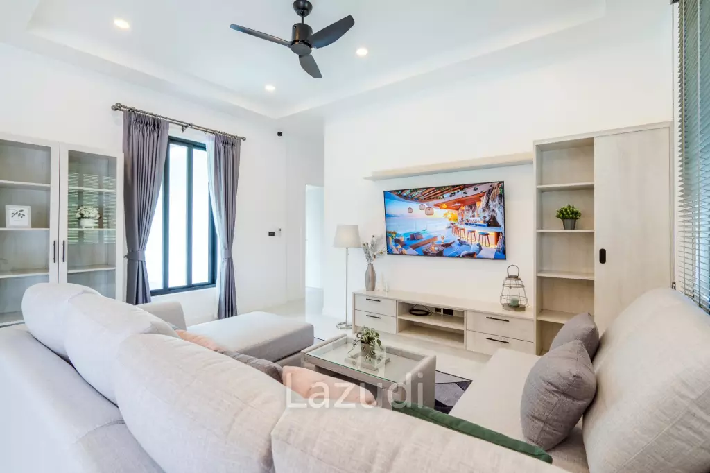 Luxury Modern Single-storey villa with Mountain views near Banyan golf course