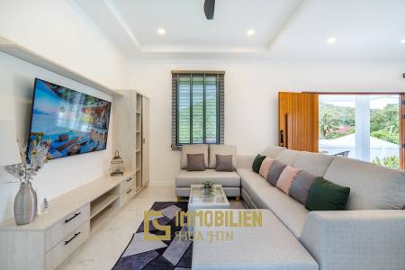 Luxury Modern Single-storey villa with Mountain views near Banyan golf course