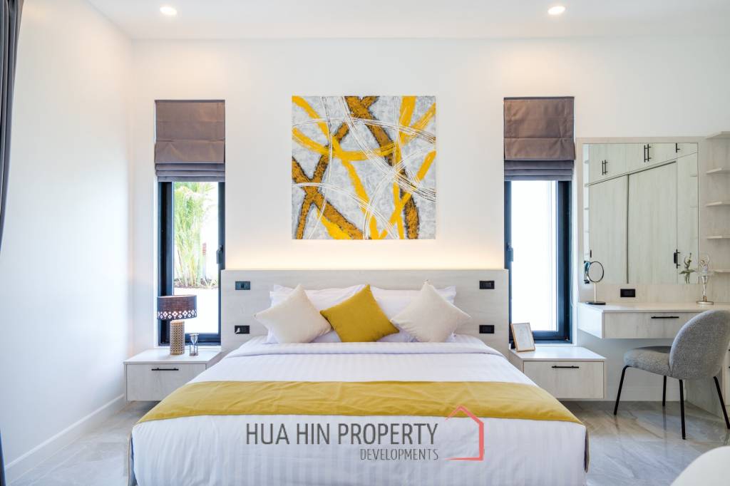 Luxury Modern Single-storey villa with Mountain views near Banyan golf course