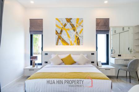 Luxury Modern Single-storey villa with Mountain views near Banyan golf course