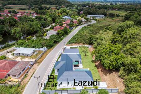 Luxury Modern Single-storey villa with Mountain views near Banyan golf course