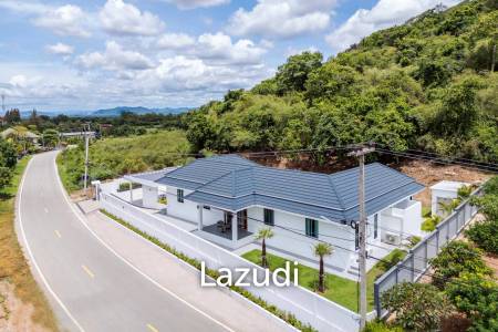 Luxury Modern Single-storey villa with Mountain views near Banyan golf course