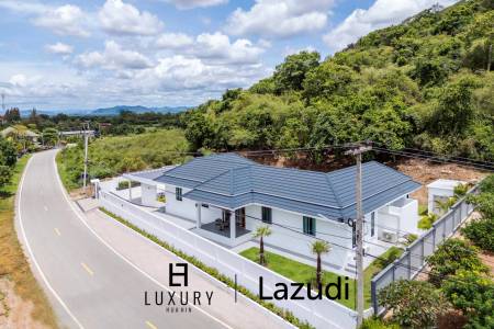 Luxury Modern Single-storey villa with Mountain views near Banyan golf course