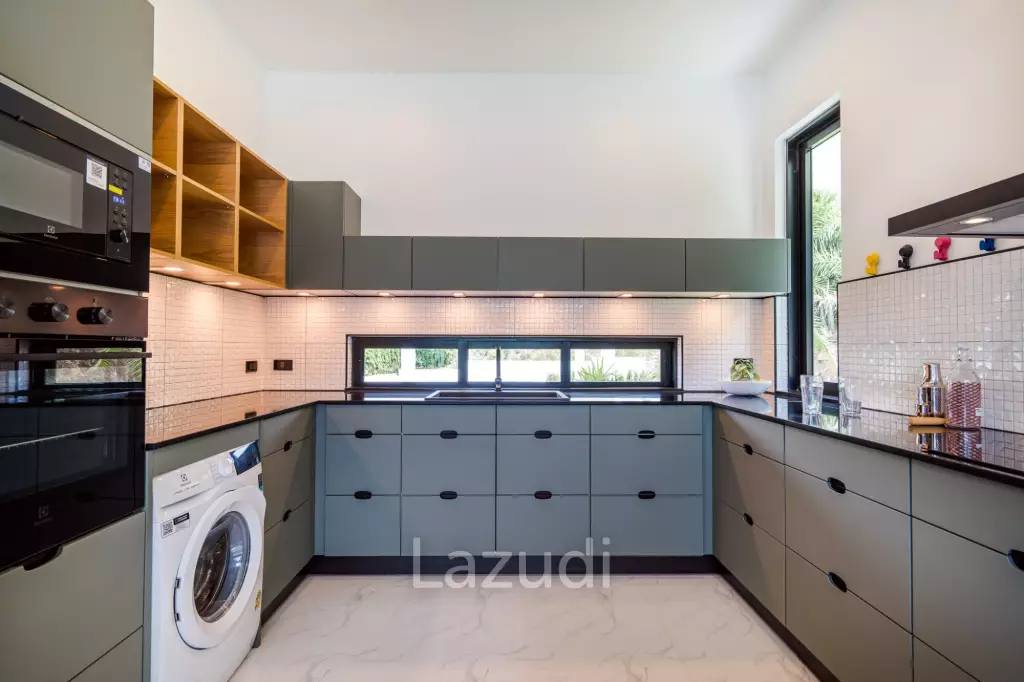Luxury Modern Single-storey villa with Mountain views near Banyan golf course