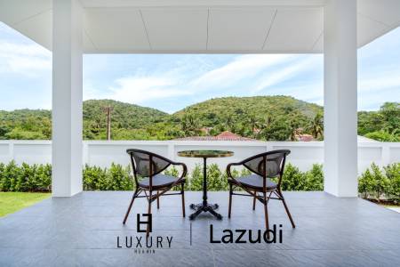 Luxury Modern Single-storey villa with Mountain views near Banyan golf course