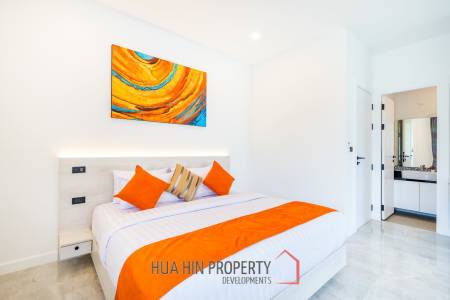 Luxury Modern Single-storey villa with Mountain views near Banyan golf course