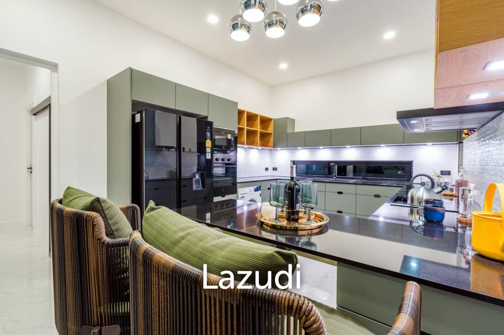 Luxury Modern Single-storey villa with Mountain views near Banyan golf course