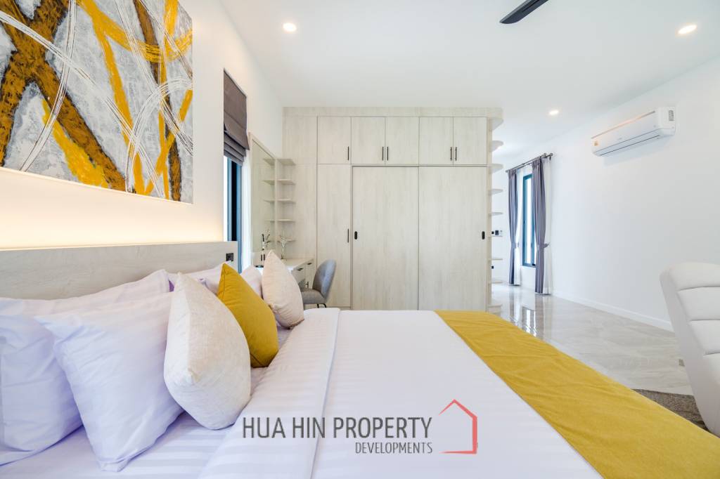 Luxury Modern Single-storey villa with Mountain views near Banyan golf course