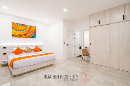 Luxury Modern Single-storey villa with Mountain views near Banyan golf course