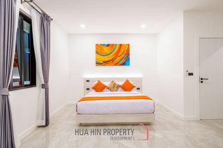Luxury Modern Single-storey villa with Mountain views near Banyan golf course