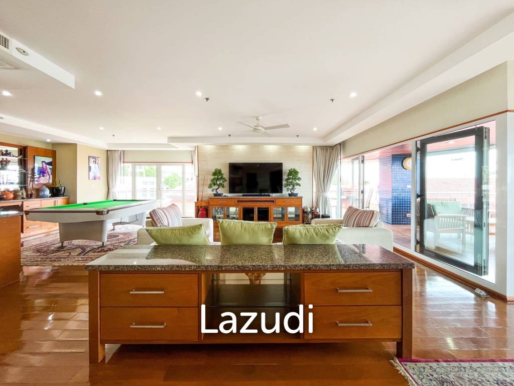 2 Beds 4 Baths 253.35 SQ.M. Baan Haad U Thong