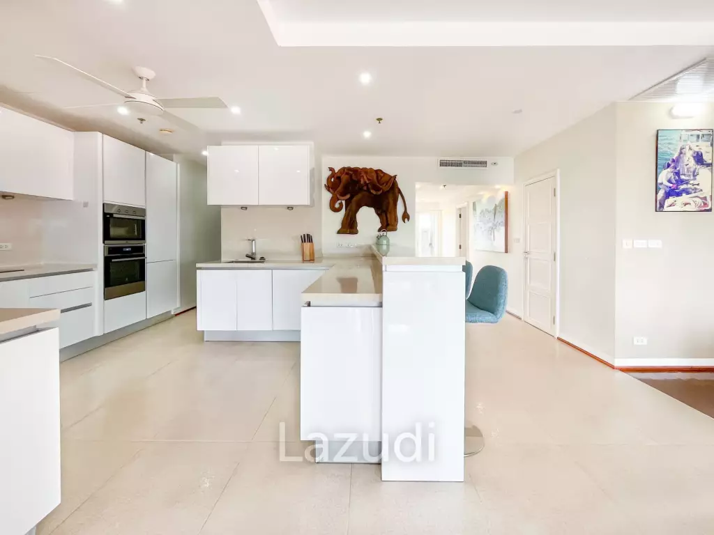 2 Beds 4 Baths 253.35 SQ.M. Baan Haad U Thong