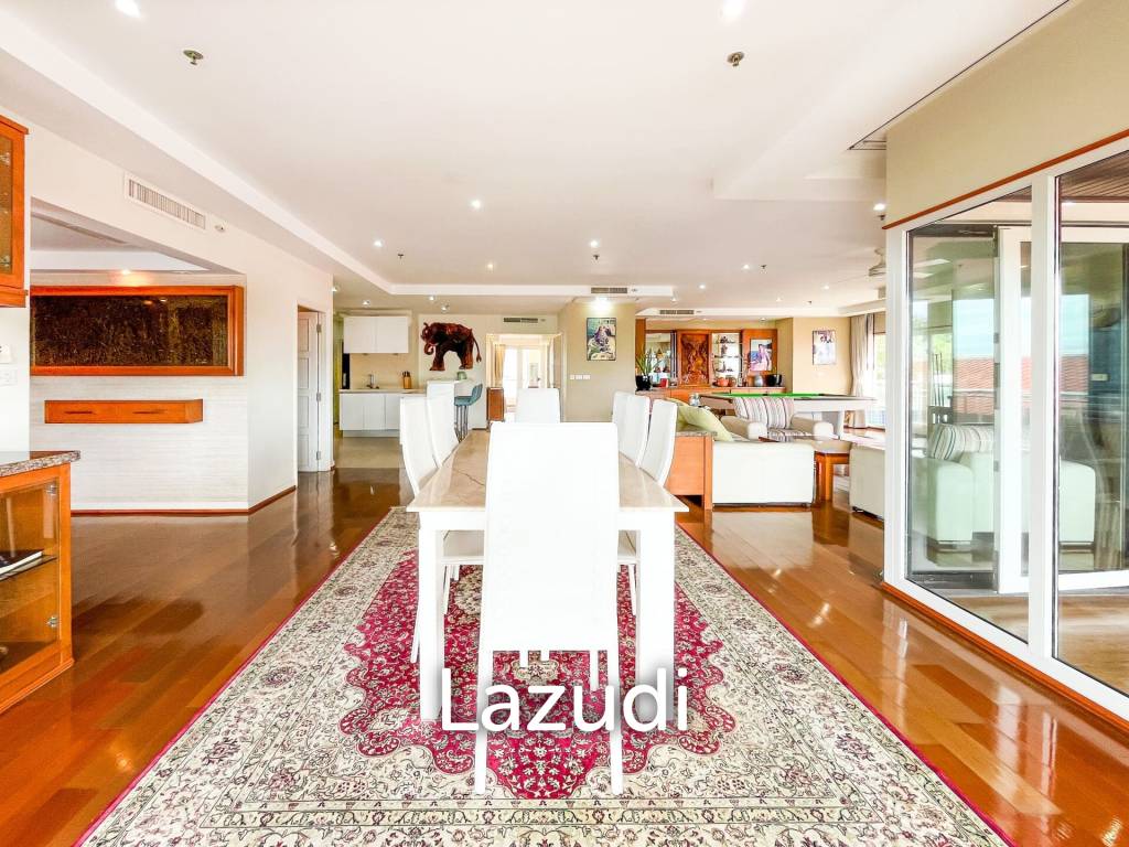 2 Beds 4 Baths 253.35 SQ.M. Baan Haad U Thong