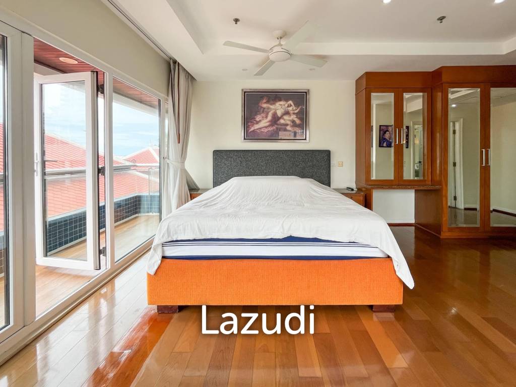 2 Beds 4 Baths 253.35 SQ.M. Baan Haad U Thong