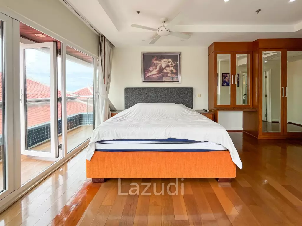 2 Beds 4 Baths 253.35 SQ.M. Baan Haad U Thong