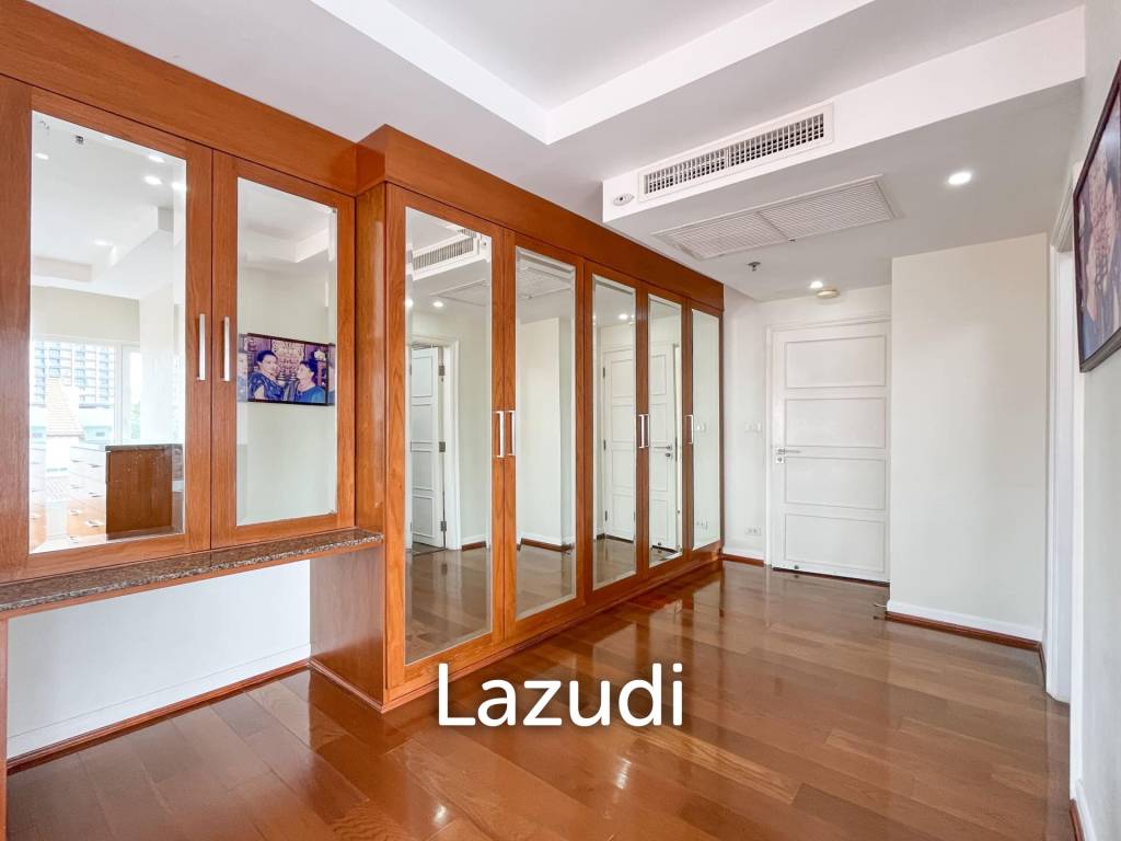 2 Beds 4 Baths 253.35 SQ.M. Baan Haad U Thong