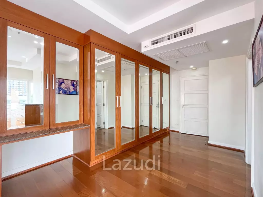 2 Beds 4 Baths 253.35 SQ.M. Baan Haad U Thong