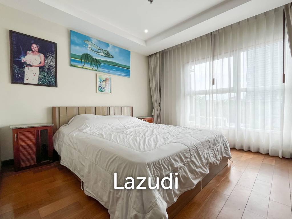 2 Beds 4 Baths 253.35 SQ.M. Baan Haad U Thong