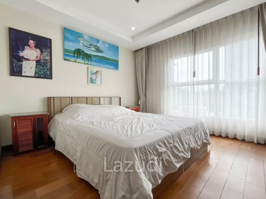 2 Beds 4 Baths 253.35 SQ.M. Baan Haad U Thong