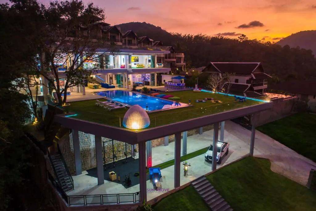 Modern Luxury 5-bedroom Seaview Villa In The Heart Of Patong