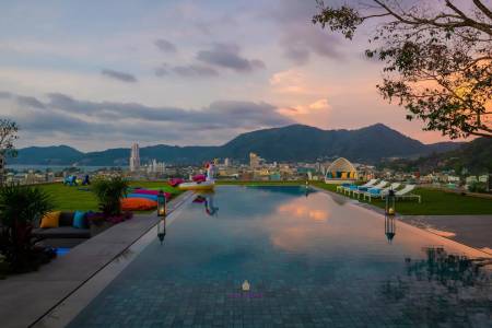 Modern Luxury 5-bedroom Seaview Villa In The Heart Of Patong