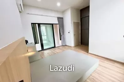 Luxury Home Office for rent in Ratchayotin