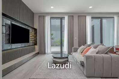 Ultra Luxury Home Office with Lift for rent in Khungthep Kreetha