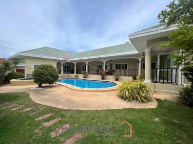 STUART PARK : Great Design 4 Bed Pool Villa