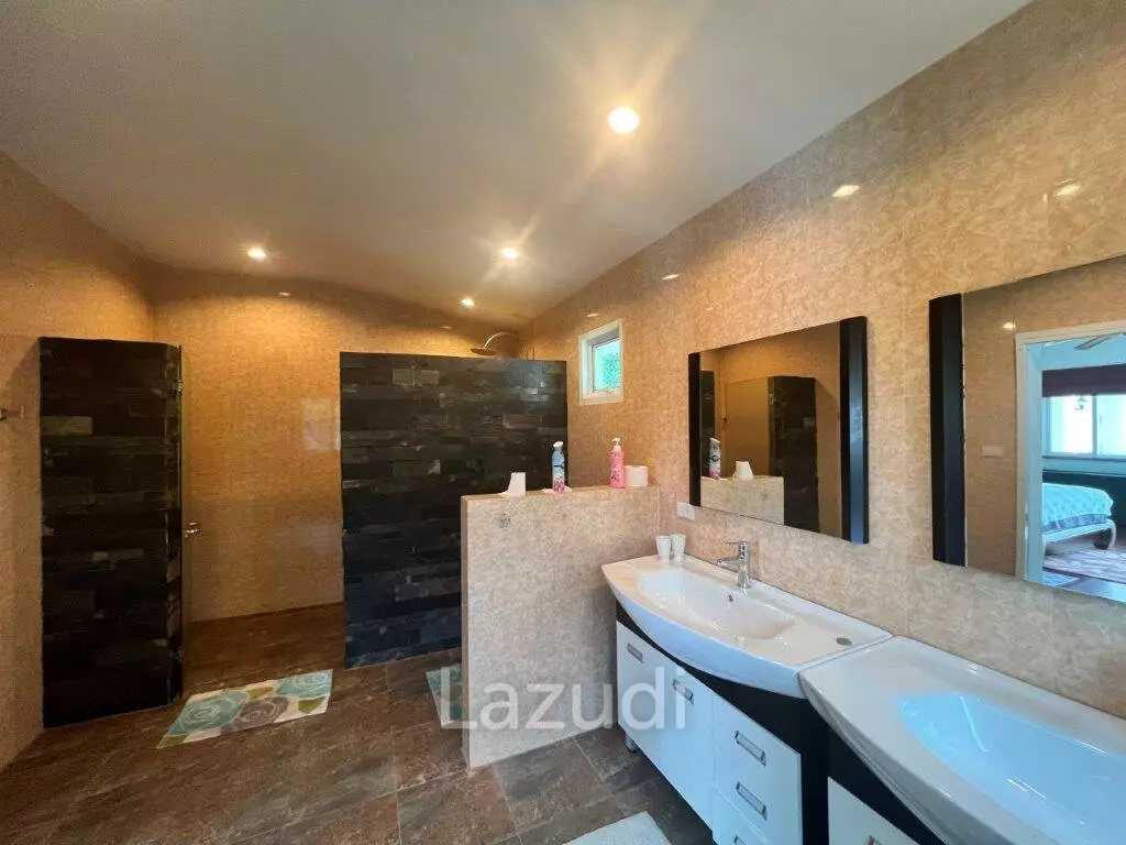 STUART PARK : Great Design 4 Bed Pool Villa