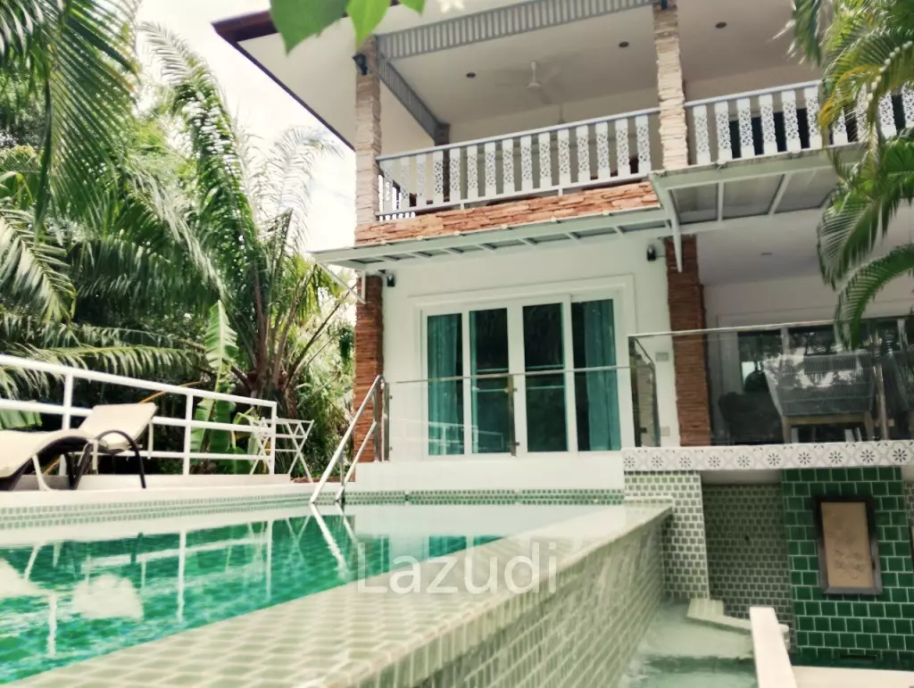 Elegant Pool Villa:  4 bedrooms villa on Soi 88