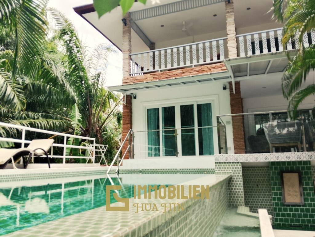 Elegant Pool Villa:  4 bedrooms villa on Soi 88