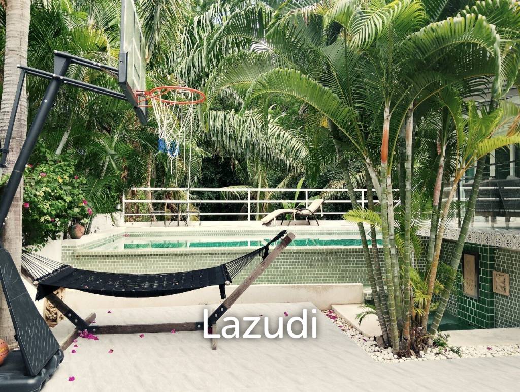 Elegant Pool Villa:  4 bedrooms villa on Soi 88
