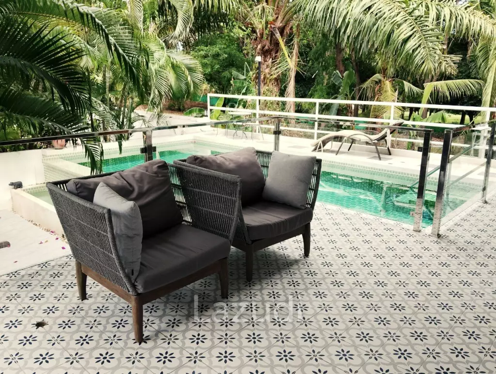 Elegant Pool Villa:  4 bedrooms villa on Soi 88