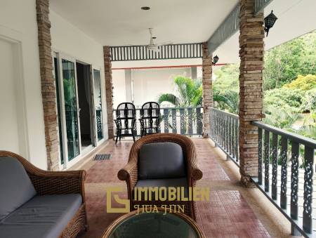 Elegant Pool Villa:  4 bedrooms villa on Soi 88