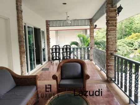 Elegant Pool Villa:  4 bedrooms villa on Soi 88