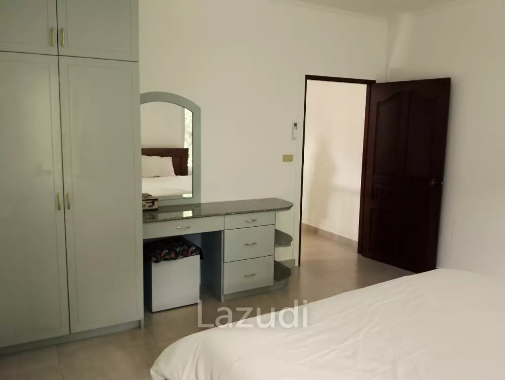 Elegant Pool Villa:  4 bedrooms villa on Soi 88