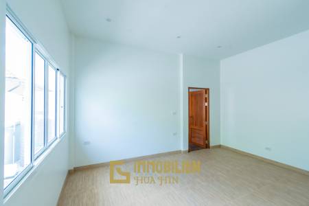 Modern 3 bed pool villa Soi 102, close to downtown