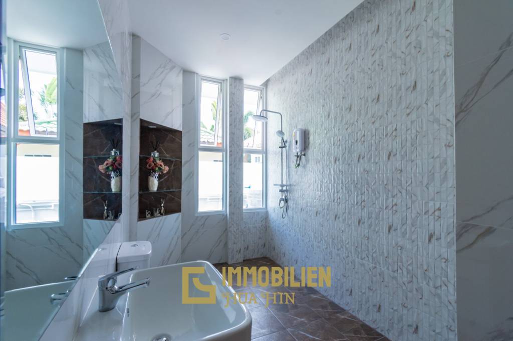 Modern 3 bed pool villa Soi 102, close to downtown