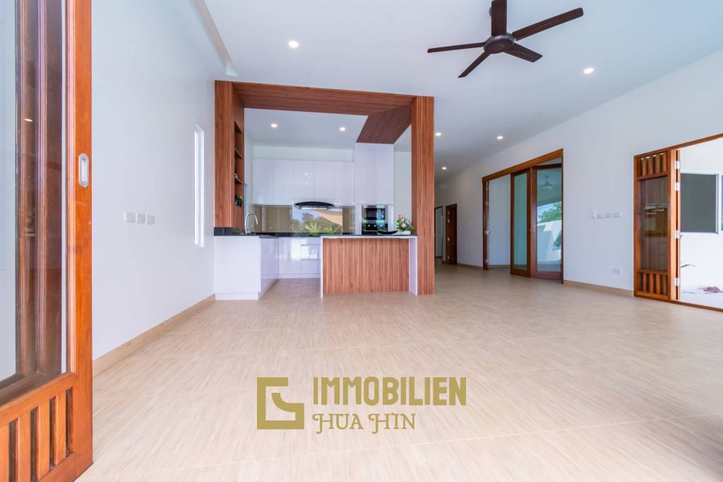 Modern 3 bed pool villa Soi 102, close to downtown