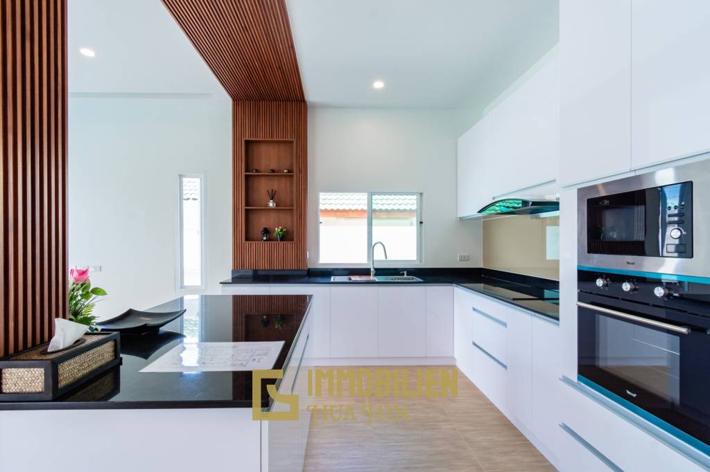 Modern 3 bed pool villa Soi 102, close to downtown