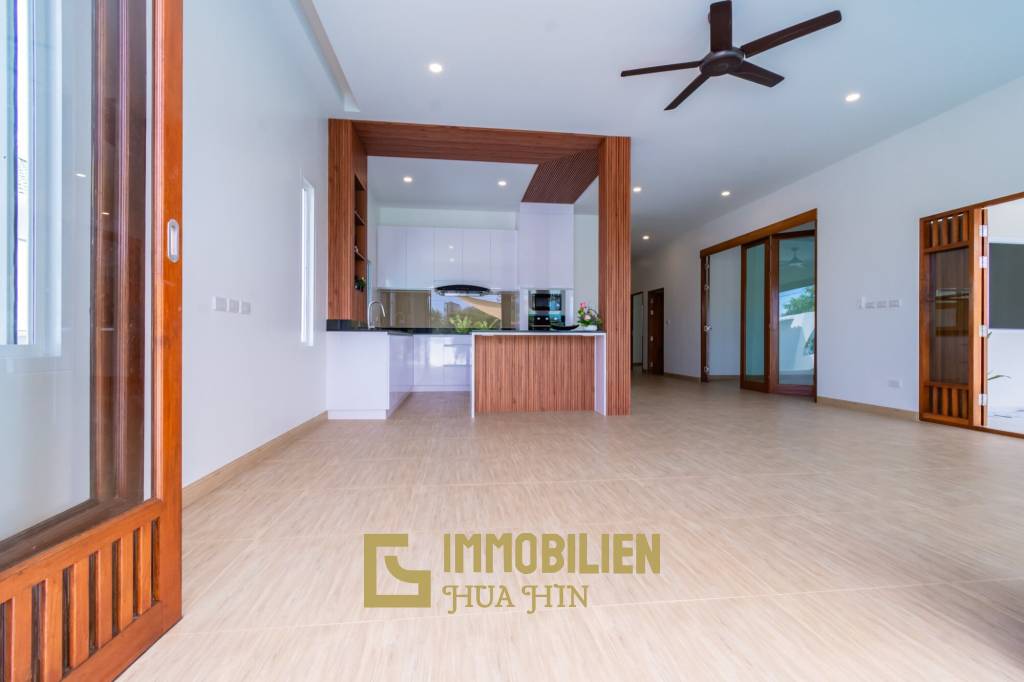 Modern 3 bed pool villa Soi 102, close to downtown